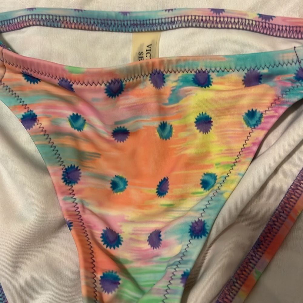 Victoria’s Secret bikini bundle - Picture 3 of 5